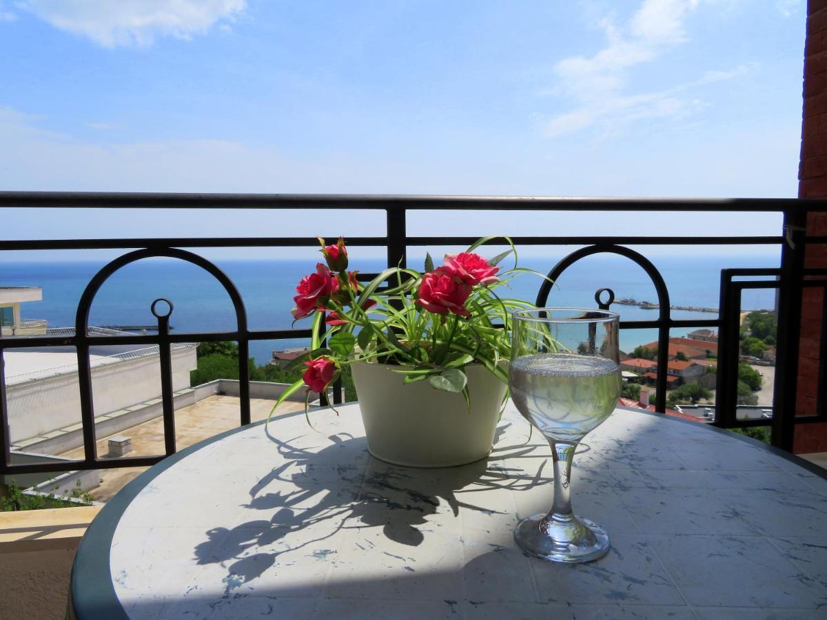 Апартаменти Свети Георги - Saint George Apartments Kavarna Exterior photo